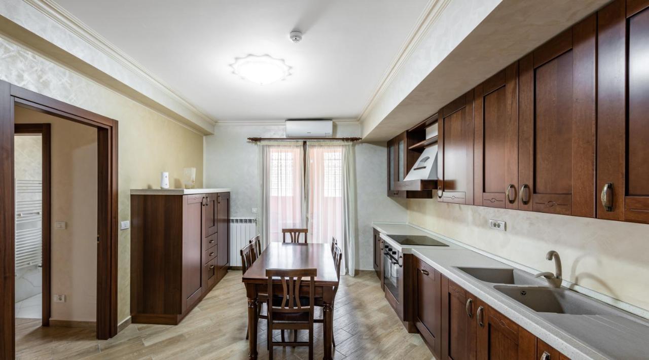 Sns In Vila Ovidiu Mamaia